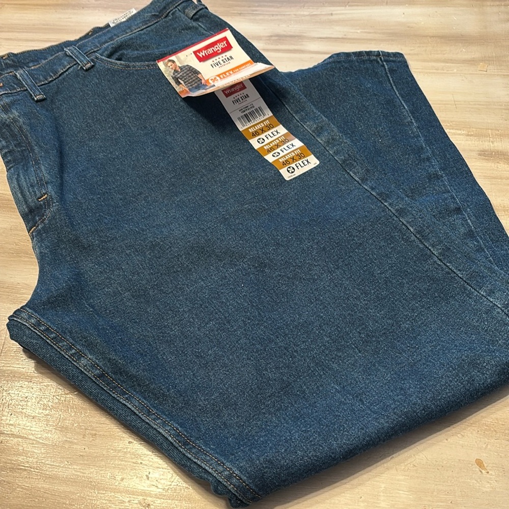 NWT Wrangler jeans, Relaxed Fit.